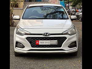 Second Hand हुंडई एलीट i20 स्पोर्ट्ज़ प्लस 1.4 crdi in नाशिक