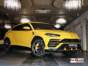 Second Hand Lamborghini Urus Twin-Turbo V8 in Delhi