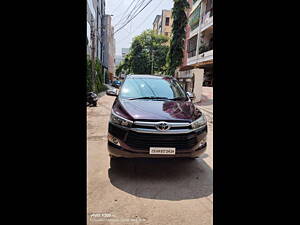 Second Hand Toyota Innova Crysta 2.4 G 8 STR [2016-2017] in Hyderabad