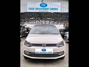 Second Hand Volkswagen Polo Highline Plus 1.0 (P) 16 Alloy in Coimbatore