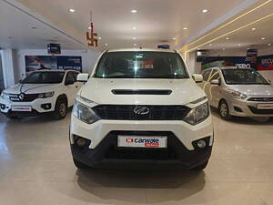 Second Hand Mahindra NuvoSport N8 in Kanpur