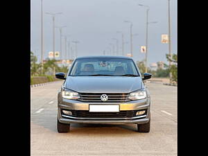 Second Hand Volkswagen Vento Highline Plus 1.5 AT (D) 16 Alloy in Surat