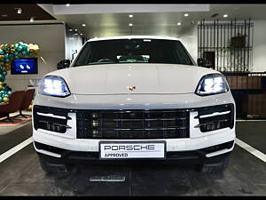 Second Hand Porsche Cayenne Base in Mumbai