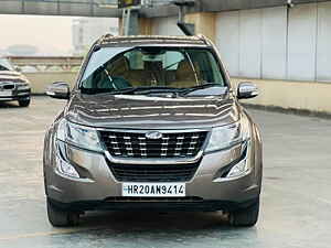 Second Hand महिंद्रा XUV500 w11 in दिल्ली