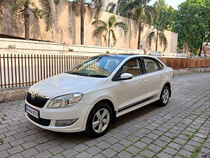 Second Hand Skoda Rapid 1.6 MPI Style Plus AT in Mumbai