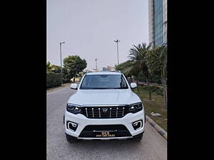 Second Hand Mahindra Scorpio Z8 L Petrol AT 6 STR [2023-2024] in Delhi