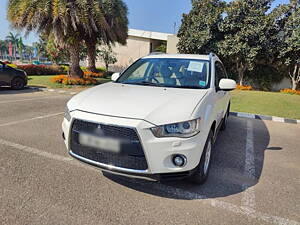 Second Hand Mitsubishi Outlander 2.4 MIVEC 7 STR in Mohali