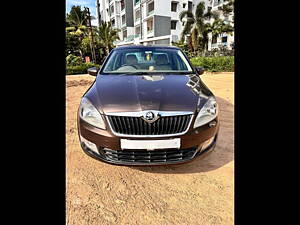 Second Hand Skoda Rapid Ambition 1.5 TDI AT in Hyderabad