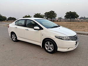 Second Hand Honda City 1.5 V AT Exclusive in Ahmedabad