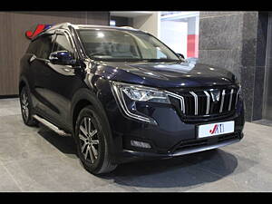 Second Hand Mahindra XUV700 AX 7 Diesel  AT Luxury Pack 7 STR [2021] in Ahmedabad