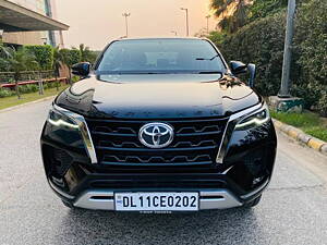 Second Hand Toyota Fortuner 4X2 AT 2.7 Petrol in Delhi