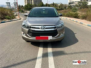 Second Hand Toyota Innova Crysta 2.4 V Diesel in Pune