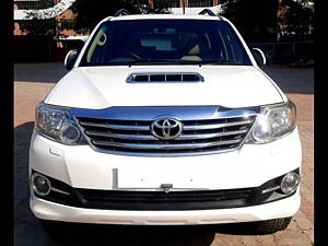 Second Hand Toyota Fortuner 3.0 4x2 AT in Ahmedabad