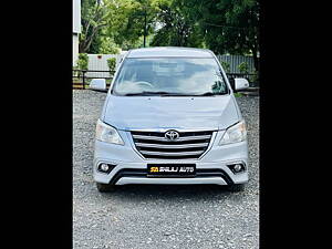 Second Hand Toyota Innova 2.5 ZX 7 STR BS-IV in Ahmedabad