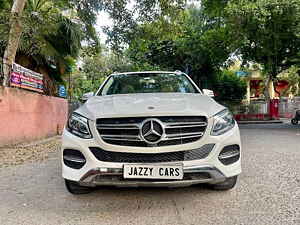 Second Hand मर्सिडीज़ बेंज़ GLE 250  डी in दिल्ली