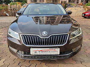 Second Hand Skoda Superb Style TSI AT in Mumbai