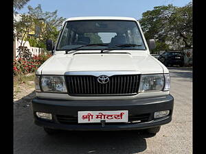 Second Hand Toyota Qualis FS F2 in Indore