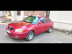 Hyundai accent red deals colour