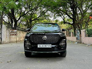 Second Hand MG Hector Plus Sharp 1.5 Petrol Turbo CVT 6-STR in Delhi