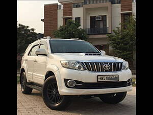 Second Hand Toyota Fortuner 4x2 AT in Mohali