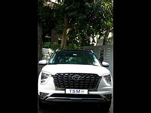 Second Hand Hyundai Alcazar Signature (O) 6 STR 2.0 Petrol AT in Chennai