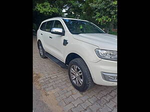 Second Hand Ford Endeavour Titanium 3.2 4x4 AT in Lucknow