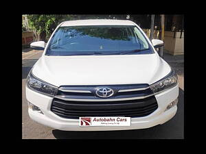 Second Hand Toyota Innova Crysta 2.4 G 7 STR [2016-2017] in Bangalore