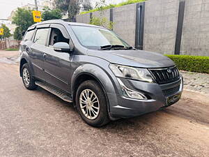 Second Hand Mahindra XUV500 W6 in Jaipur