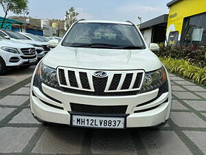Second Hand Mahindra XUV500 W8 in Pune