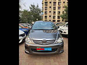 Second Hand टोयोटा इनोवा 2.5 v 7 str in मुंबई