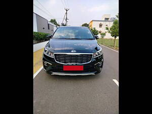 Second Hand Kia Carnival Limousine Plus 7 STR in Coimbatore