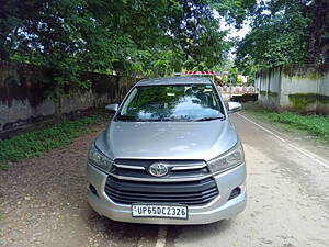 Second Hand Toyota Innova Crysta 2.4 G 8 STR [2016-2017] in Varanasi