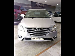 Second Hand Toyota Innova 2.5 ZX 7 STR BS-III in Ludhiana