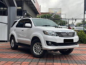 Second Hand Toyota Fortuner 4x2 AT in Thrissur