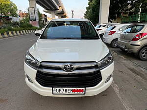 Second Hand Toyota Innova Crysta 2.4 V Diesel in Kanpur