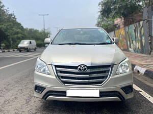 Second Hand Toyota Innova 2.5 G 8 STR BS-IV in Delhi