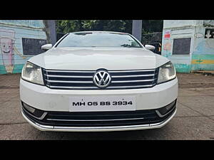 Second Hand Volkswagen Passat Highline DSG in Pune