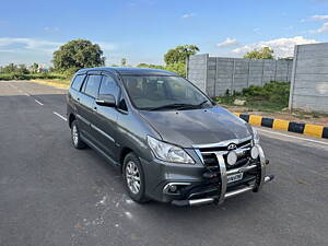 Second Hand Toyota Innova 2.5 VX 7 STR BS-III in Hyderabad