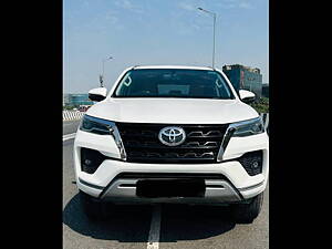 Second Hand Toyota Fortuner 4X4 AT 2.8 Diesel in Gurgaon