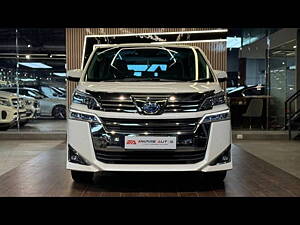 Second Hand Toyota Vellfire Hybrid in Chennai