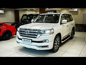 Second Hand Toyota Land Cruiser LC 200 VX in Delhi