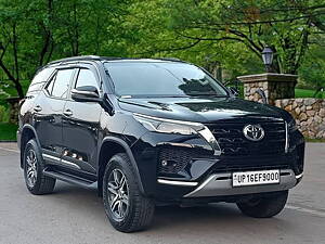 Second Hand Toyota Fortuner 4X2 AT 2.8 Diesel in Delhi