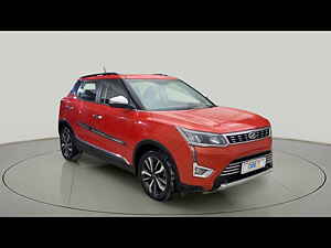 Second Hand महिंद्रा xuv300 W8 1.2 पेट्रोल [2019] in दिल्ली