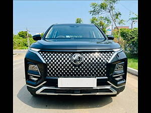 Second Hand MG Hector Plus Savvy Pro 1.5 Turbo Petrol CVT 7 STR in Ahmedabad