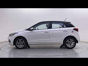 Second Hand हुंडई एलीट i20 एस्टा 1.4 crdi दोहरे रंग in बैंगलोर