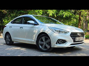 Second Hand Hyundai Verna Fluidic 1.6 VTVT SX in Delhi