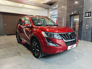 Second Hand Mahindra XUV500 W11 AT in Ahmedabad