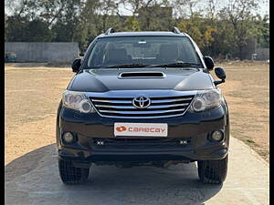 Second Hand Toyota Fortuner 3.0 4x4 MT in Ahmedabad