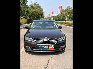 Second Hand Skoda Superb Style TDI AT in Mumbai