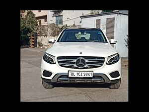 Second Hand मर्सिडीज़ बेंज़ GLC 300 प्रोग्रेसिव in दिल्ली